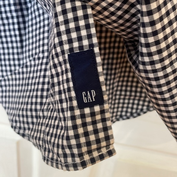 Boys gap button down - Picture 3 of 6